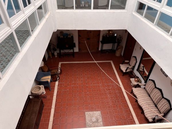 Vista del patio desde la galeria