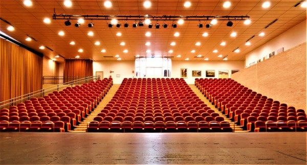 Patio de butacas desde el escenario.